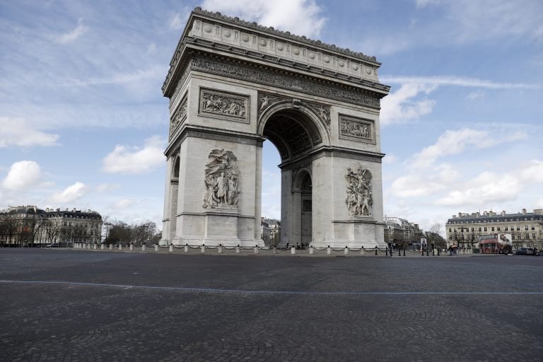 en-que-se-diferencian-las-leyes-de-cambio-climatico-espanola-y-francesa