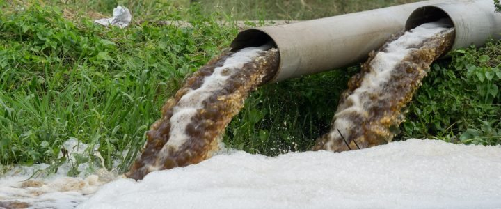 nueva-ley-de-residuos-agua-del-grifo-gratis-en-los-bares-y-nada-de-pajitas-y-bastoncillos