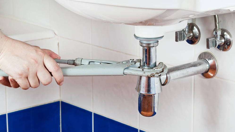 las-dos-cosas-que-nunca-jamas-debes-tirar-al-sumidero-de-la-cocina