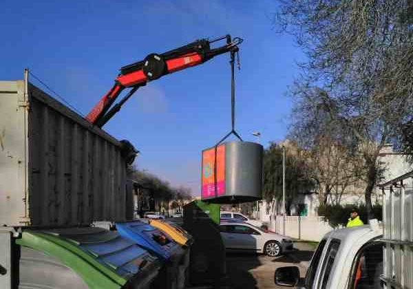 puerto-real-inicia-la-retirada-de-los-contenedores-de-aceite-usado