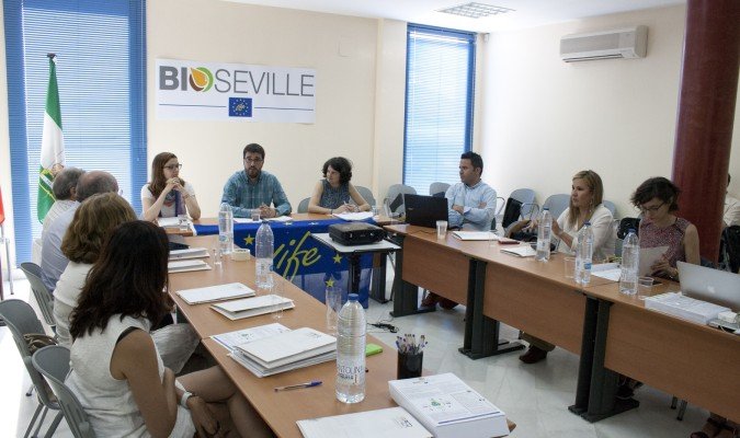los-autobuses-de-sevilla-probaran-en-2017-un-nuevo-biodiesel-procedente-de-aceite-usado-de-cocina