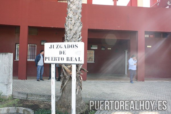 continuan-las-declaraciones-por-el-aceite-usado-en-puerto-real