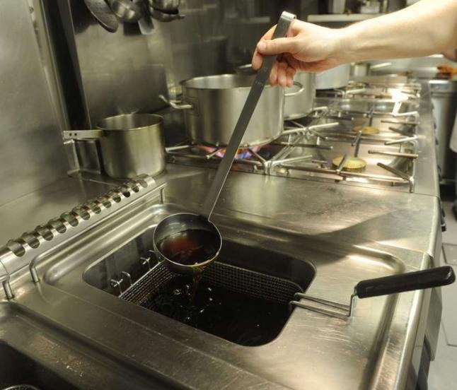 recogida-de-aceites-vegetales-usados-durante-la-feria-2014-de-lebrija