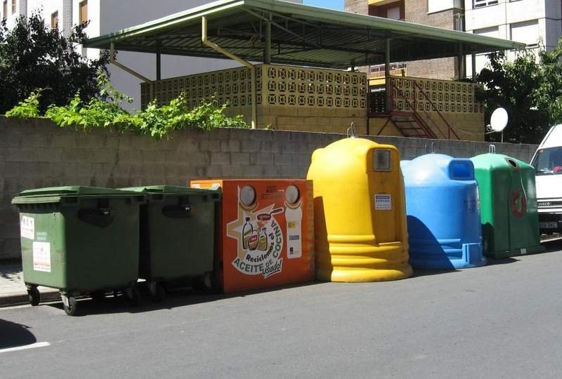 asprona-bierzo-preve-ingresar-14-000-euros-con-la-venta-de-23-000-kilos-de-aceite-usado