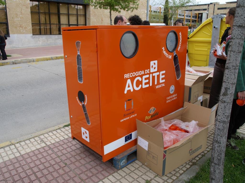 el-robo-de-aceite-domestico-de-los-contenedores-naranjas-aumenta-un-68-por-ciento-en-el-ultimo-ano