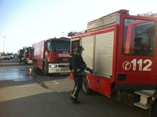 incendio-de-una-planta-de-reciclaje-de-aceite-vegetal-usado-en-murcia