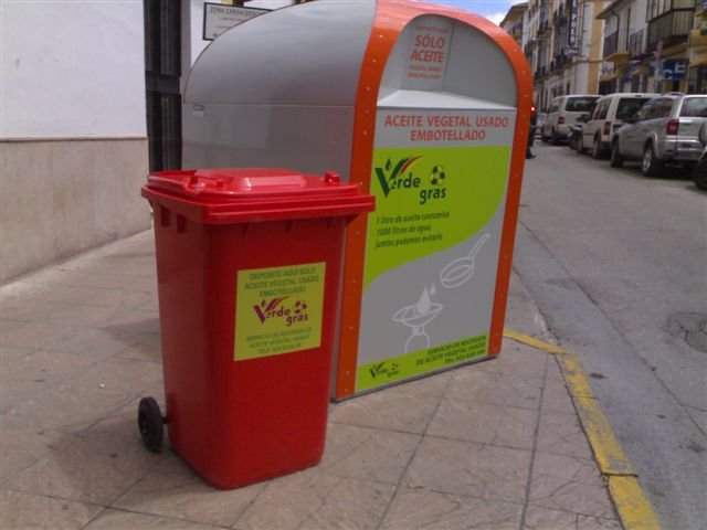 la-empresa-verdegras-inicia-su-campana-de-reciclado-de-aceites-vegetales-usados-en-la-provincia-de-sevilla