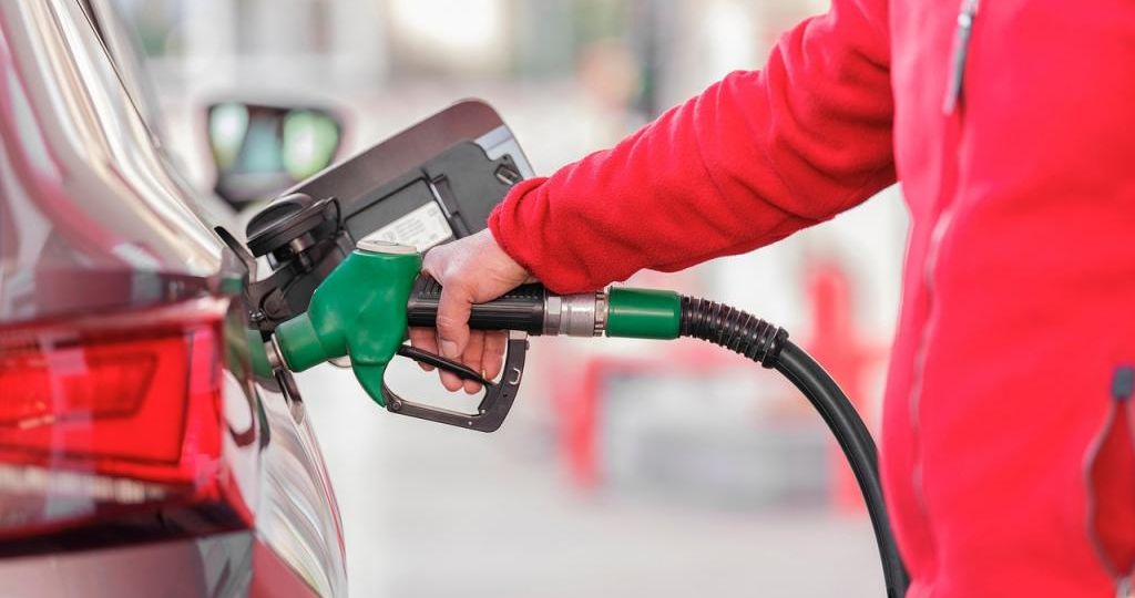 20251031133528-gas-station-8626683_1280-web