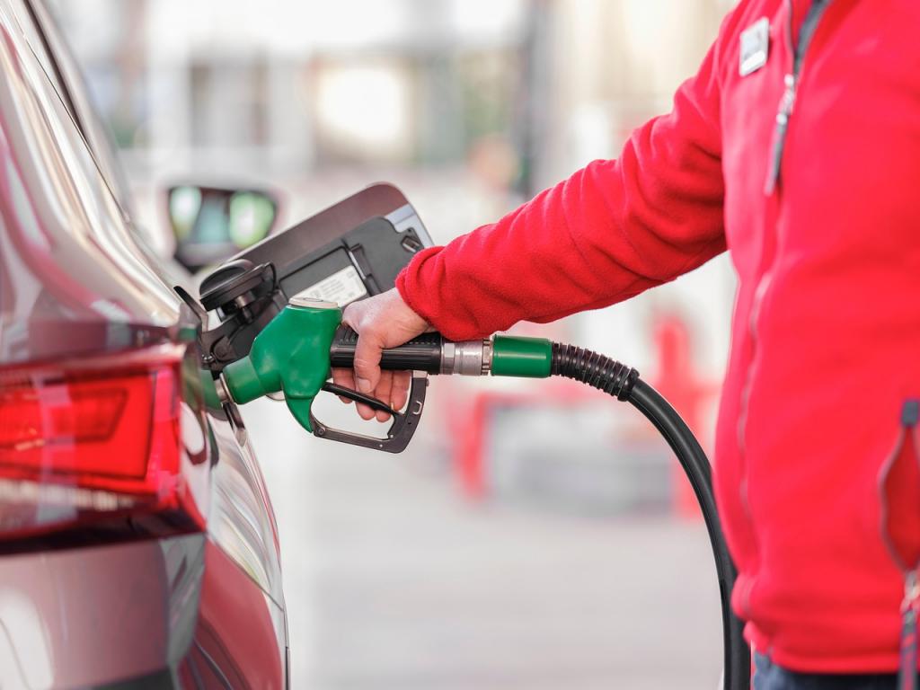 20251031133528-gas-station-8626683_1280-web